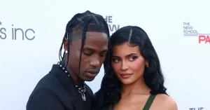 Travis-Scott-and-Kylie-Jenner-1.jpg.webp.webp