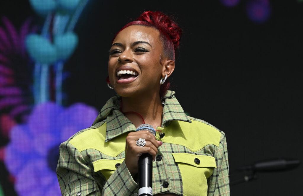 Best-Songs-of-The-Week-ft.-Ravyn-Lenae-Your-Old-Droog-and-More-.jpg