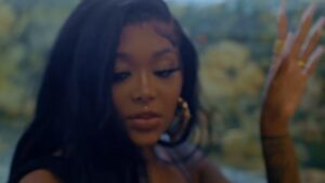 Summer-Walker-Ex-For-A-Reason-ft.-JT-From-City-Girls-Official-Music-Video-1-23-screenshot.jpg