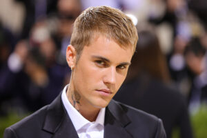 justin-bieber-met.jpg