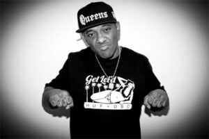 prodigy-BW-queenshat.jpg