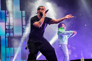 Drake-21-Savage-performing-with-green-sweater-photo-credit-Prince-Williams.jpg