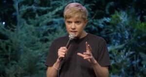 mae-martin-netflix-1.jpg