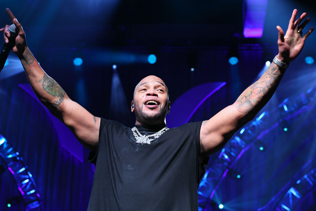 Flo-Rida-At-The-65th-Grammy-Awards.jpg