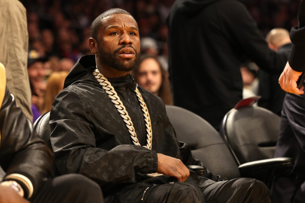 FloydMayweatherNBACourtside.jpg