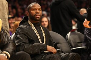 FloydMayweatherNBACourtside.jpg