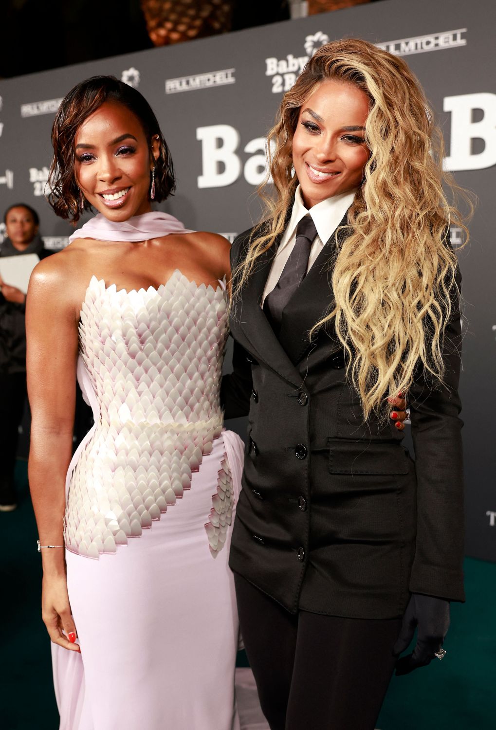 KellyRowlandCiaraRedCarpet.jpg