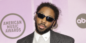 Brent-Faiyaz-Fell-In-Love-RB-Season-Playlist-Update.png