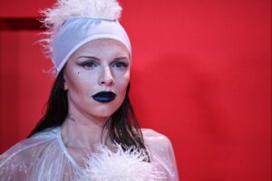 Julia-Fox-2.jpg