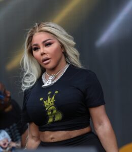 Lil-Kim-Gets-Emotional-About-Janet-Jackson.jpg
