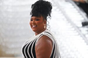 Lizzo-Postpones-Another-Concert.jpg