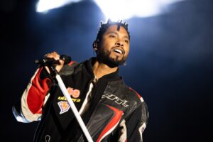 Miguel-Breaks-Billboard-Record.jpg