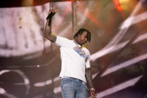 Moneybagg-Yo-Pushes-Back-22Hard-To-Love22-Release-Date-For-Taylor-Swift.jpg