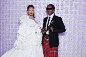 Rihanna-ASAP-Rocky-2023-Met-Gala-Climbed-Crowd-.jpg