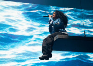 SZA-Performing-At-Rogers-Arena.jpg