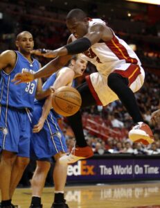 dwyane-wade-grant-hill.jpg