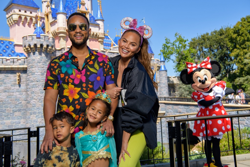 john-legend-chrissy-teigen-1.jpeg