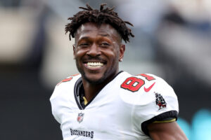 Antonio-Brown-1500x1000.jpg