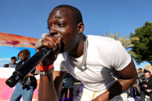 Bobby-Shmurda-Should-Cool-It-With-The-Rap-Criticisms-Charlamagne-Tha-God-Says-1500x1000.jpg