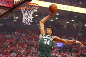 Giannis-Antetokounmpo-net-worth-1-1024x683.jpegw1920q75.jpeg