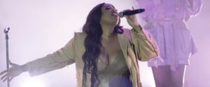 Jazmine-Sullivan-Leimert-Park-Juneteenth-scaled-e1687234431790-1500x620.jpg