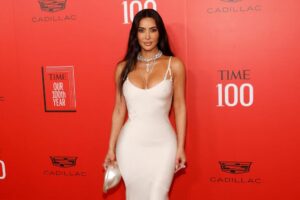 Kim-Kardashian-Is-Impressing-Her-American-Horror-Story-Co-Stars2-1024x682.jpgw1920q75.jpeg