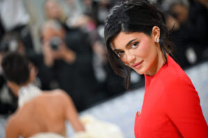 Kylie-Jenner-Sued-By-Model-Who-Allegedly-Did-Not-Get-Paid-1500x1000.jpg