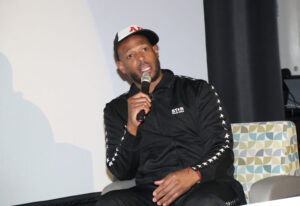 Marlon-Wayans-Cited-For-22Disturbing-The-Peace22-After-Removal-From-Flight-1500x1032.jpg
