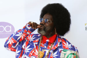 afromandetaineduscanadaborderweed.jpg