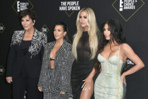 kim-kardashian-kourtney-no-friends-1500x1000.jpg