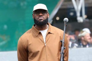 lebron-james-dunk-contest-1500x1000.jpg