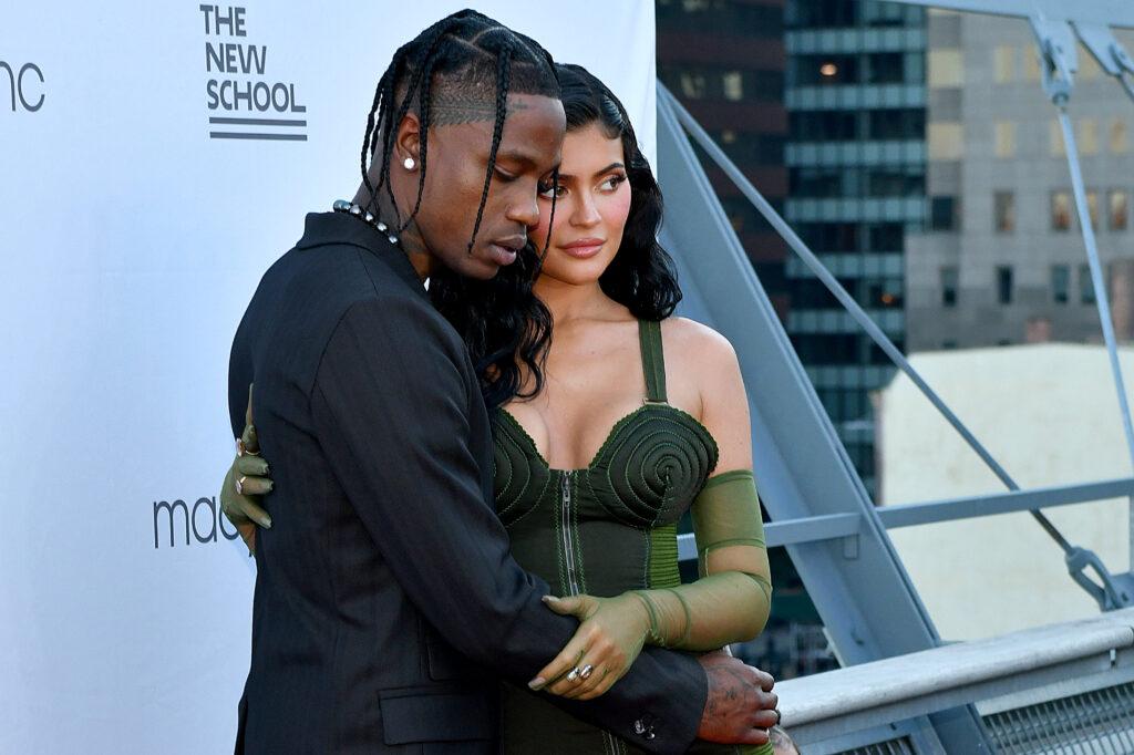 travis-scott-kylie-jenner-1024x682.jpgw1920q75.jpeg