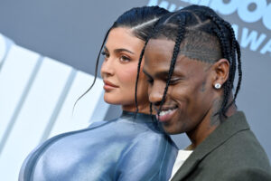 travis-scott-tristan-thompson-the-kardashians-1500x1000.jpg