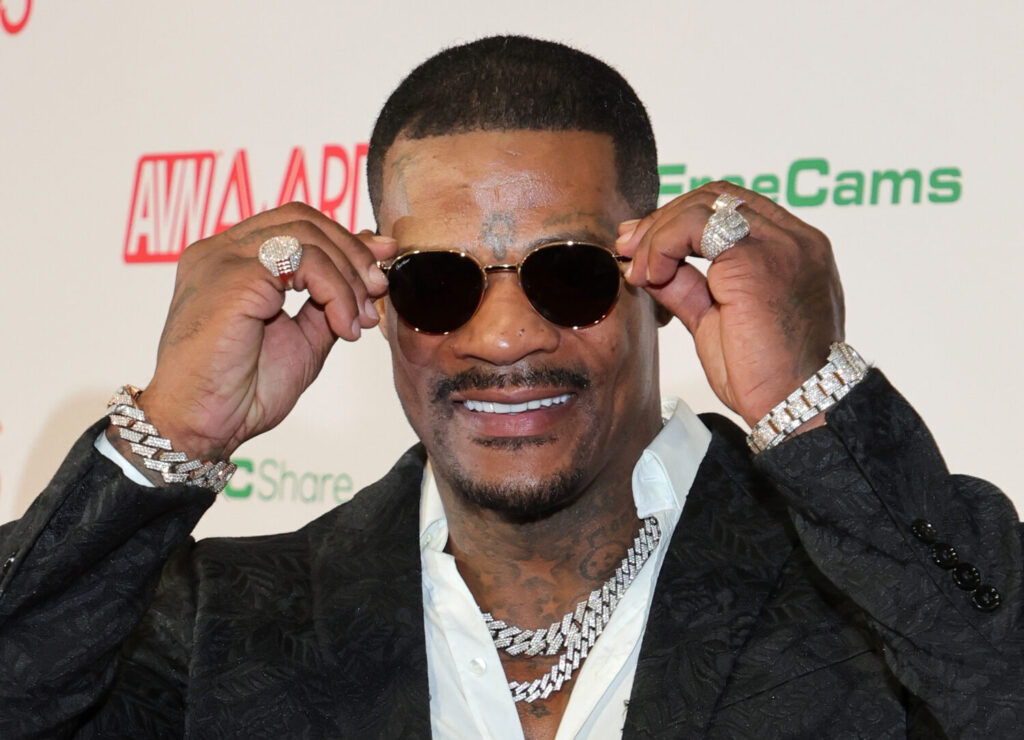 JasonLuv-1500x1084.jpg