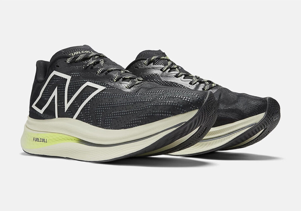 New-Balance-FuelCell-SuperComp-Trainer-v2-Black1.jpg