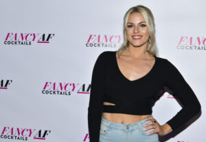 dayna-kathan-net-worth-1500x1042.jpeg