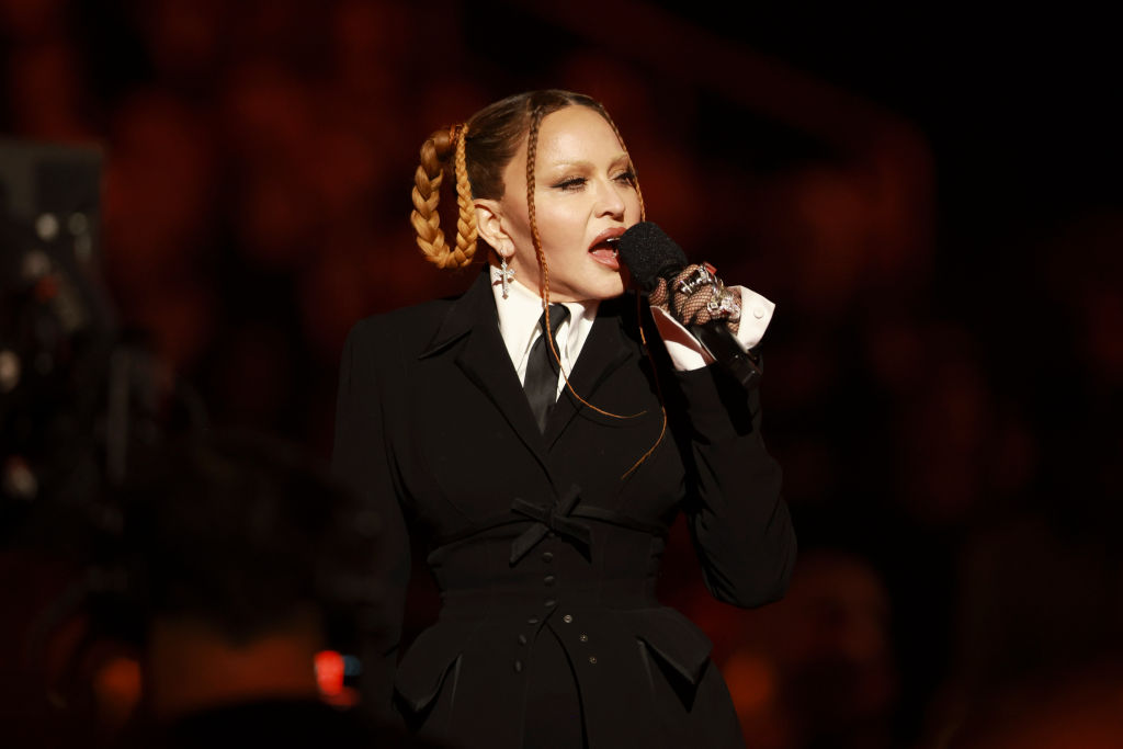 madonna-in-public-after-health-scare.jpg