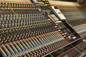 music-sampling-1500x998.jpeg