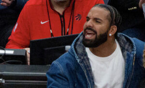 Drake-Confront-Fan-Tour-Show.jpg