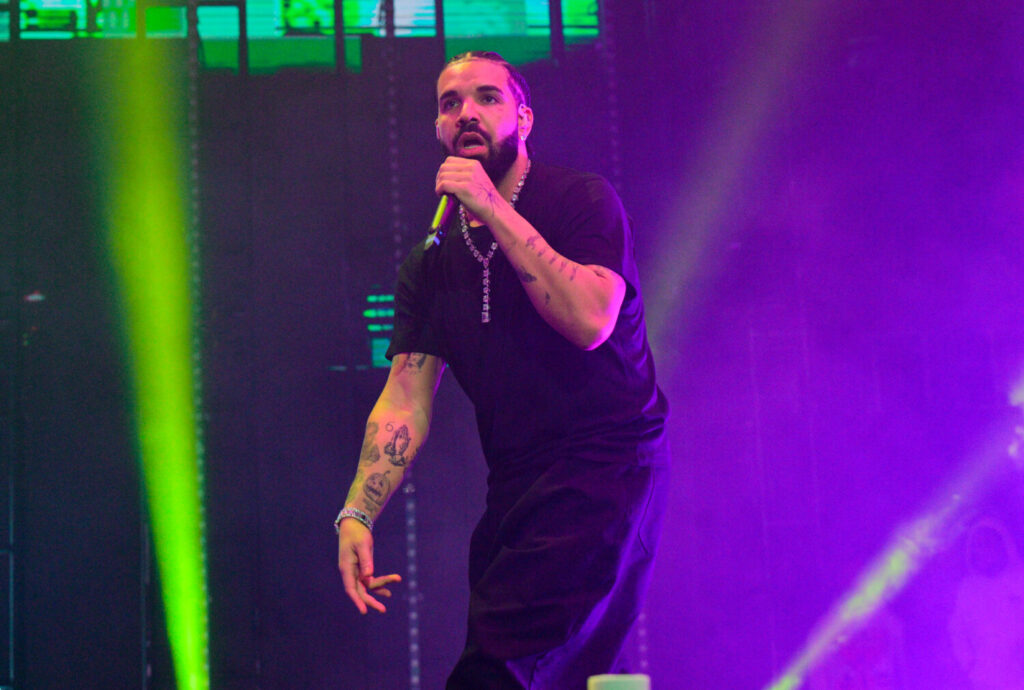 drake-bobbi-althoff-unfollow-each-other-1500x1011.jpg