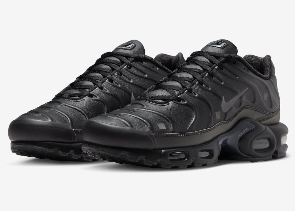 A-COLD-WALL-Nike-Air-Max-Plus-Black-FD7855-001-4.jpg