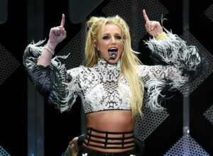 BritneySpearsKnifeDancingVideo-1500x1098.jpg