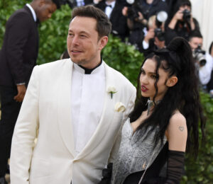 Elon-Musk-and-Grimes-1500x1300.jpg