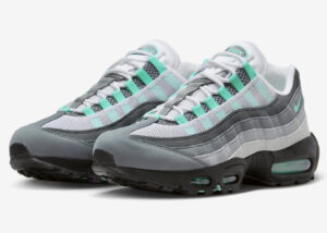 Nike-Air-Max-95-Hyper-Turquoise-FV4710-100-4-1024x731.jpg