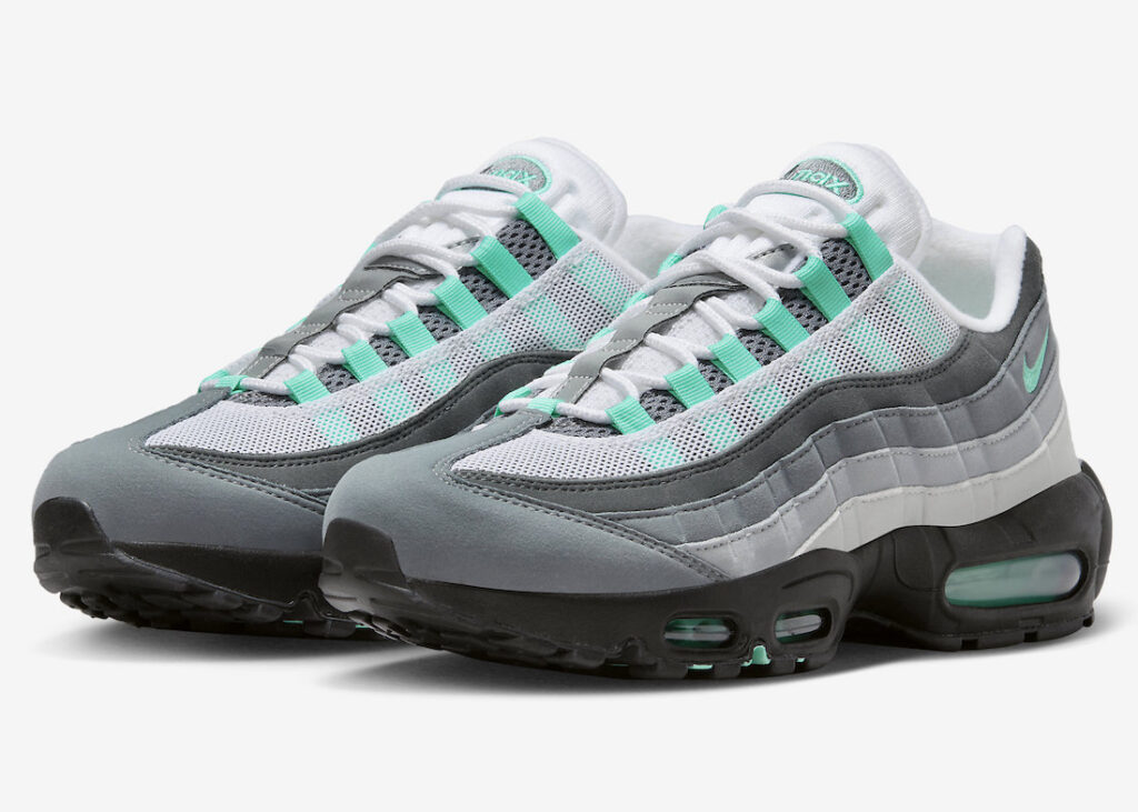Nike-Air-Max-95-Hyper-Turquoise-FV4710-100-4-1024x731.jpg