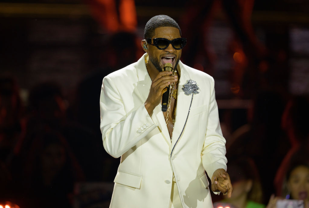Usher-Bringing-Stripper-Poles-Superbowl.jpg