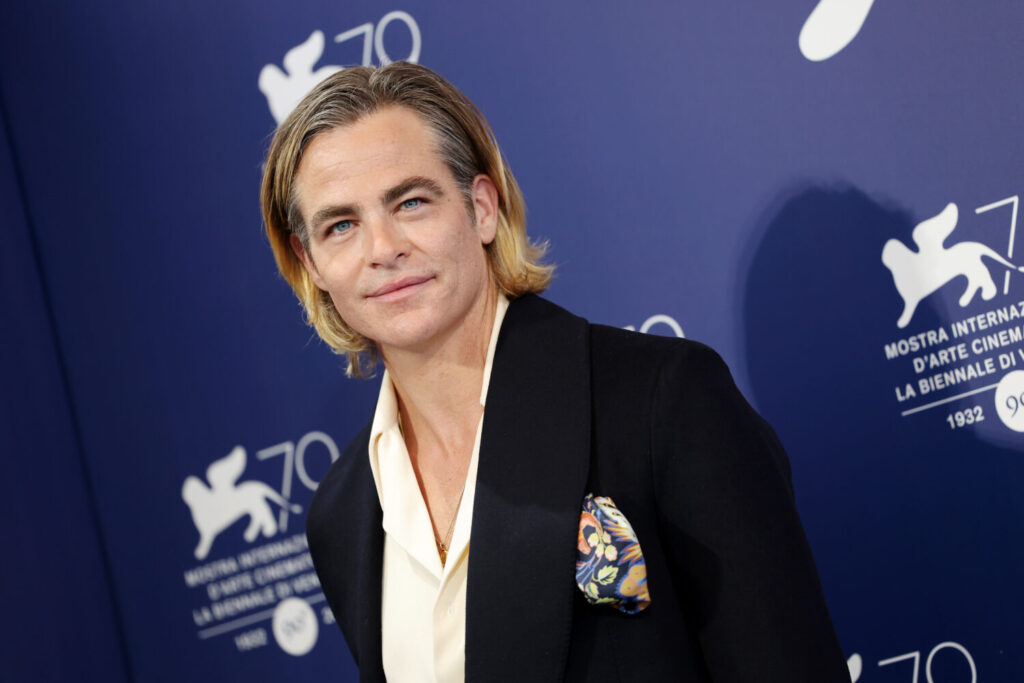 chris-pine-net-worth-1500x1000.jpeg