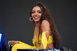 tinashe-chris-brown-reconcile-1500x998.jpg
