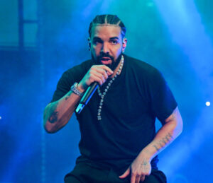 Drake-Taking-Shots-At-Rihanna.jpg