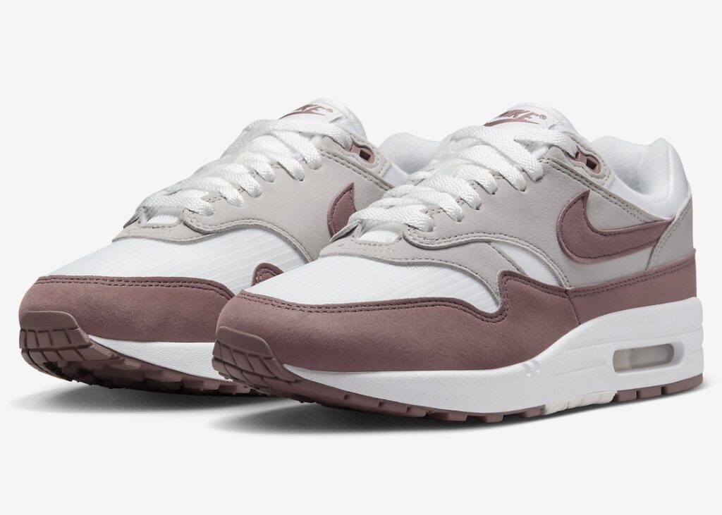 Nike-Air-Max-1-Smokey-Mauve-DZ2628-104-4.jpg
